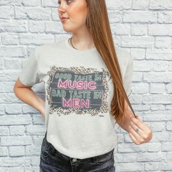 GOOD TASTE IN MUSIC BAD TASTE IN MEN Graphic Tee - Picture 3 of 4
